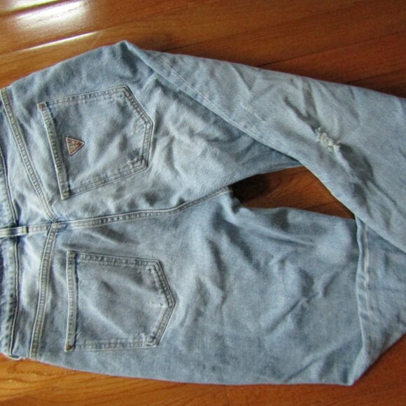 Women's Guess Mom Jeans size 31 - Picture 1 of 10